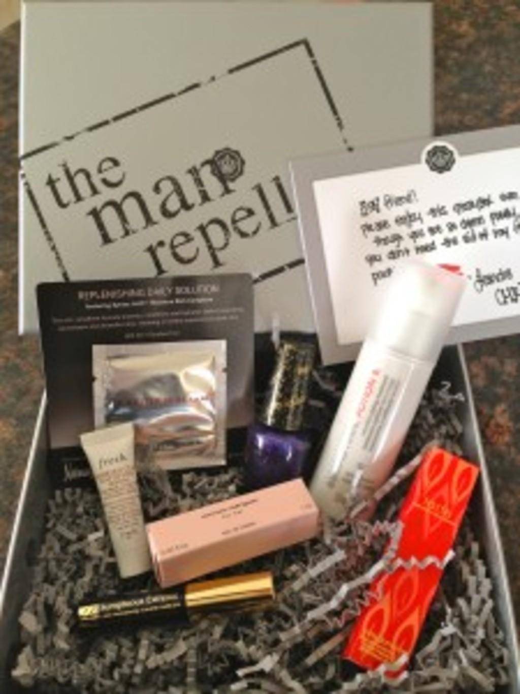 Read more about the article GLOSSYBOX Review + Coupon Code – January 2013