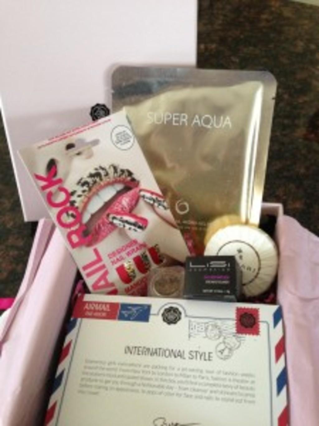 GLOSSYBOX Review + Coupon Code – February 2013