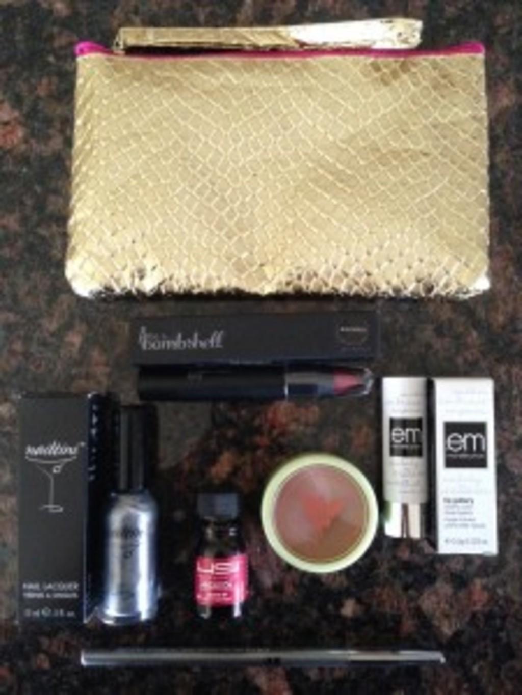Read more about the article November 2013 ipsy Glam Bag Review – “Glam It Up”