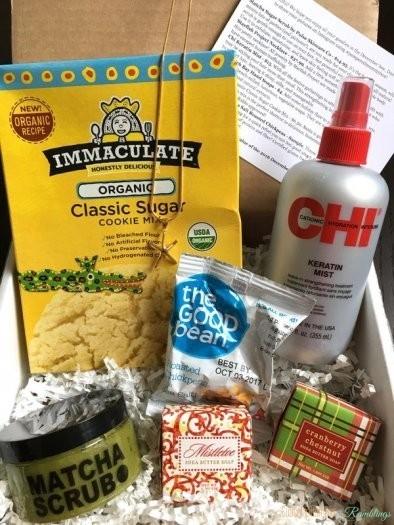 Read more about the article Pampered Mommy Box Review December 2016 Subscription Box