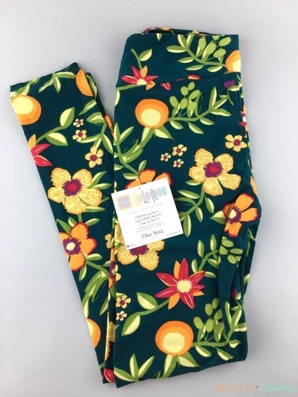 Read more about the article LuLaRoe Leggings of the Month Club Review – May 2017