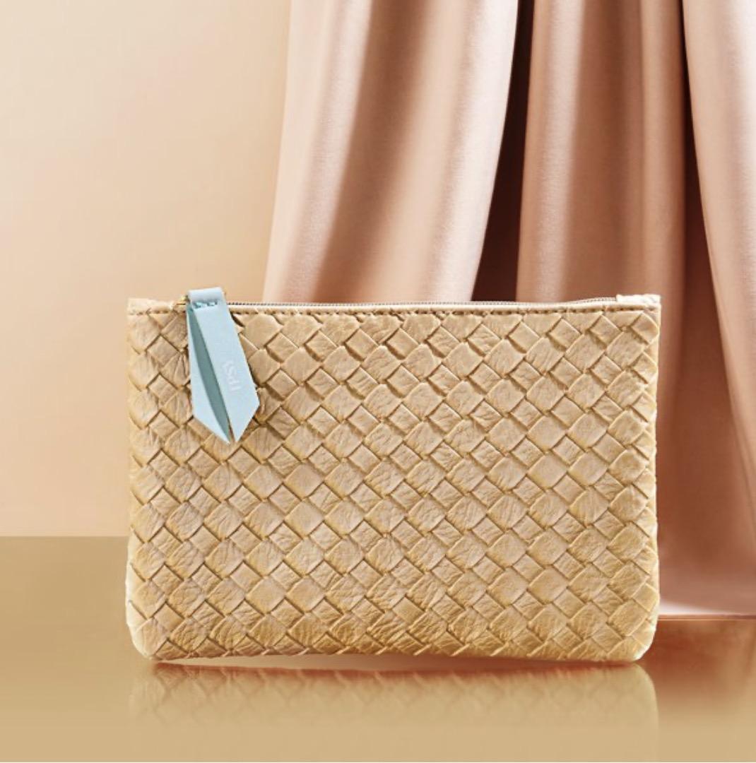 Read more about the article ipsy Golden Hour Mystery Glam Bag Plus – On Sale Now!