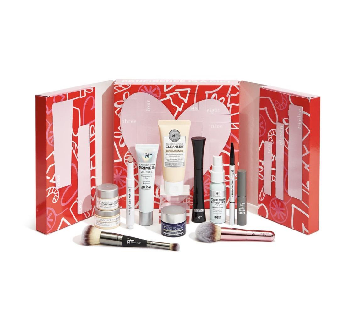 Read more about the article It Cosmetics 12 Days of Confidence Set Advent Calendar – Save 30%
