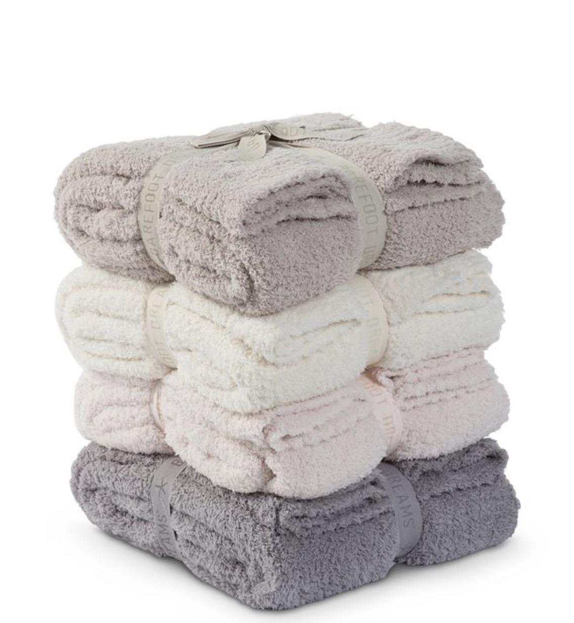 Read more about the article Barefoot Dreams CozyChic Throw – Huge Savings!