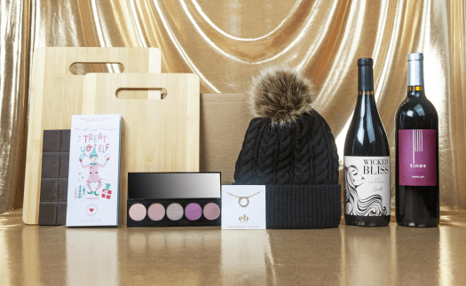Read more about the article Vine Oh! Oh! Ho! Ho! Holiday Box – Full Spoilers + Coupon Code!