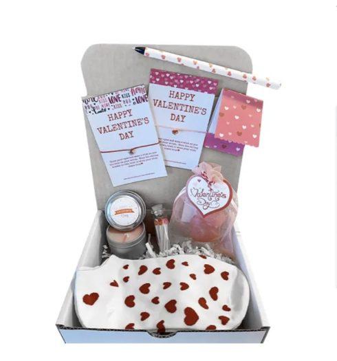 Read more about the article 1-800-Flowers Valentine Gift Box