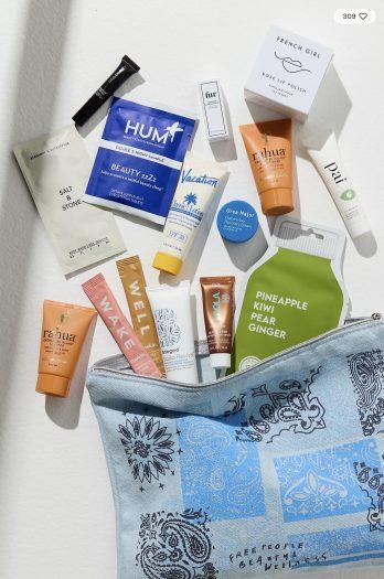 Read more about the article Free People FP Favorites Beauty & Wellness Bag