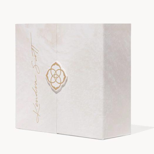 Read more about the article Kendra Scott 12 Days of Joy Bestsellers Box Advent Calendar – Gold or Silver