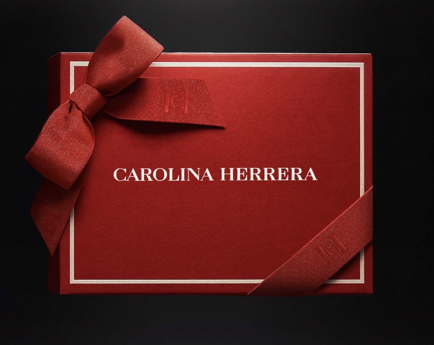 Read more about the article Carolina Herrera Mystery Boxes – 4 Options to choose From