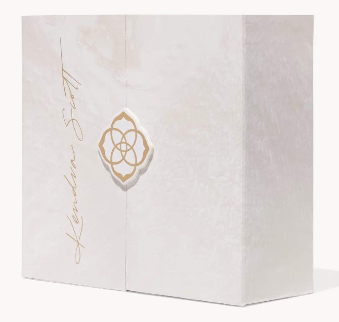 Read more about the article Kendra Scott 12 Days of Joy Bestsellers Advent Calendar – Gold or Silver